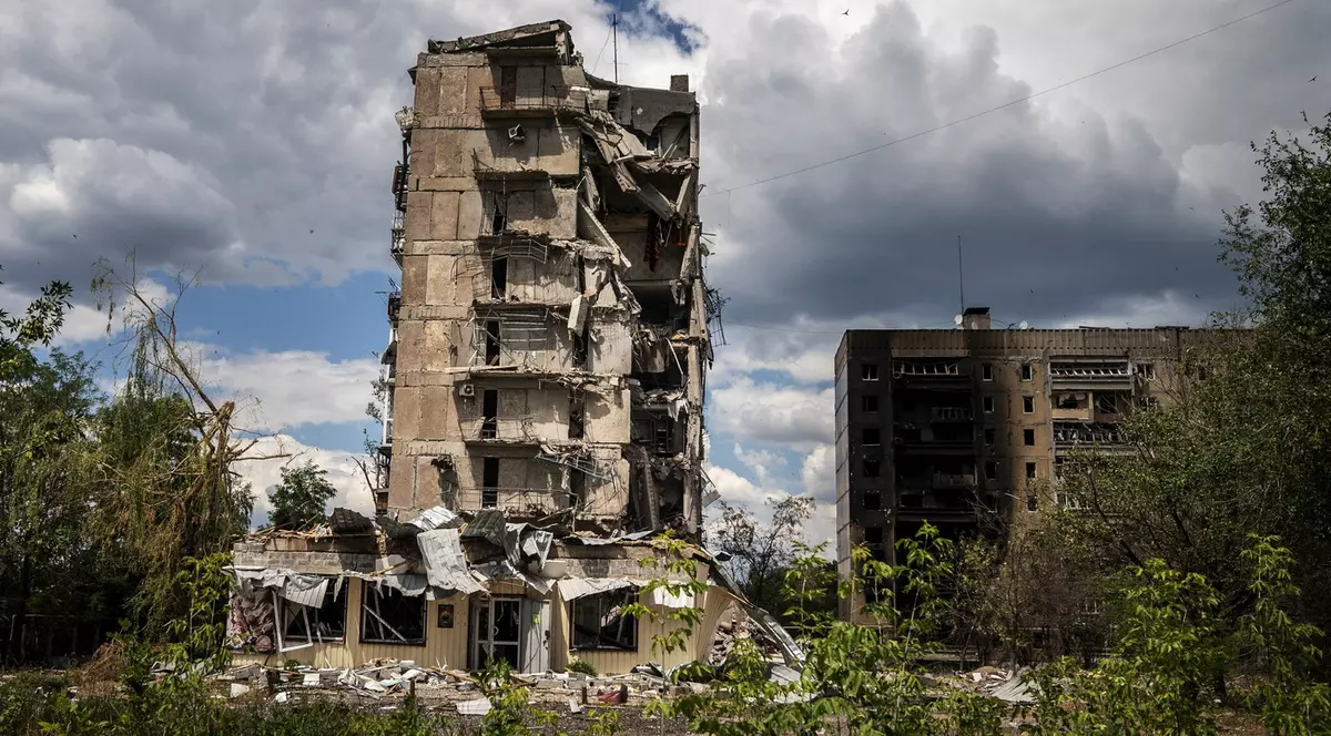 Blocuri de locuințe distruse de bombe rusești Foto: Profimedia