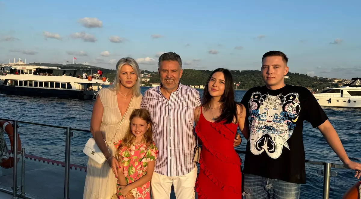 Imagini rare cu familia lui chef Alexandru Sautner. Cât de bine arată soția juratului de la „Chefi la cuțite”