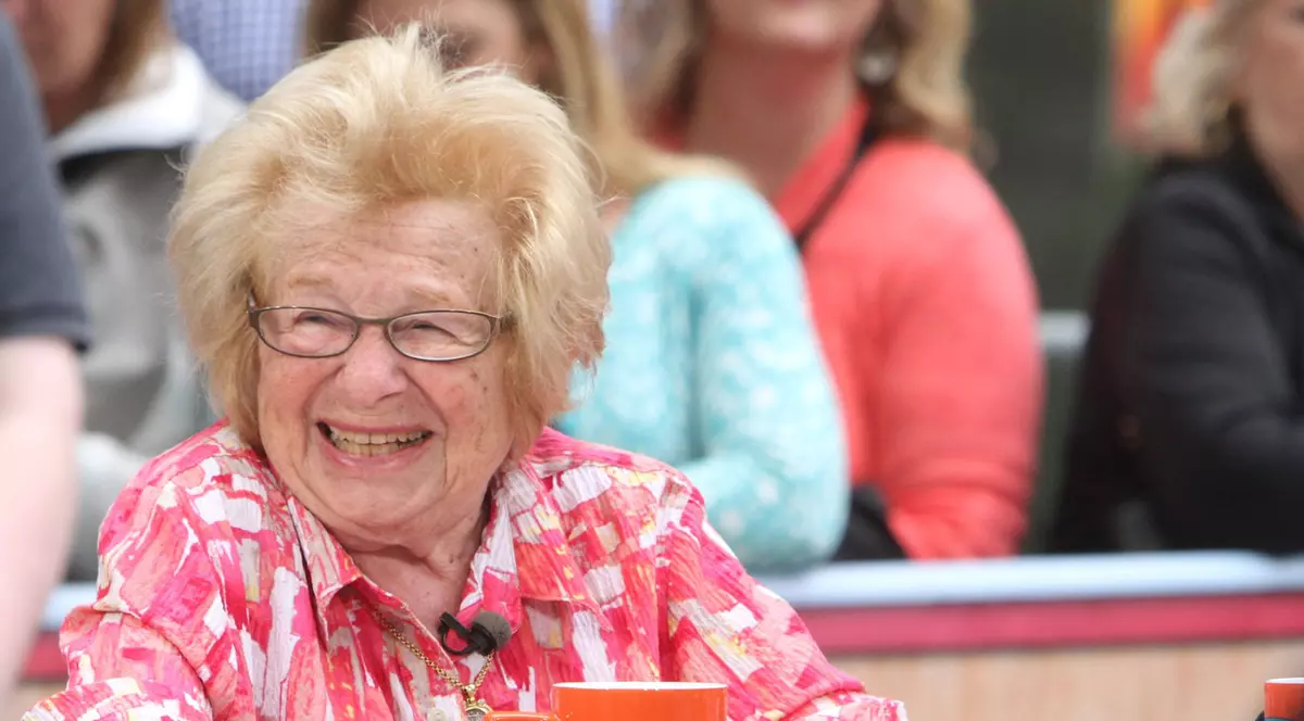 Dr. Ruth, terapeut sexual din SUA și gazdă de talk-show, a murit la 96 de ani