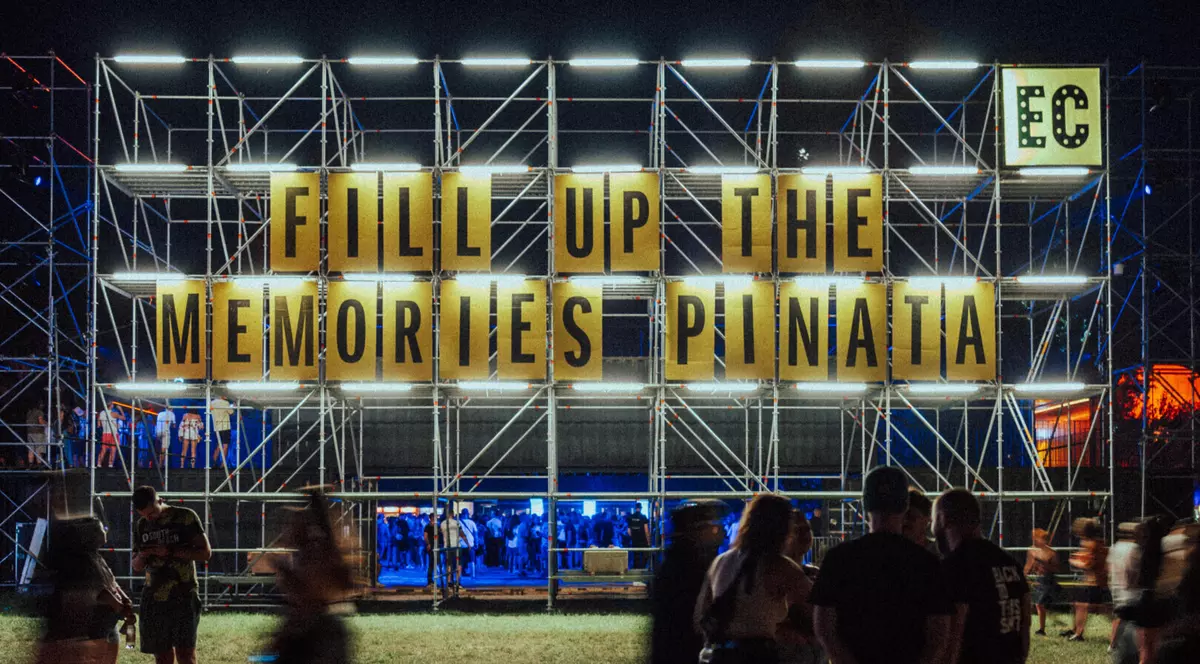 Plouă la Bonțida: Electric Castle 10 debutează cu ploaie de beat-uri, pași de dans și distracție