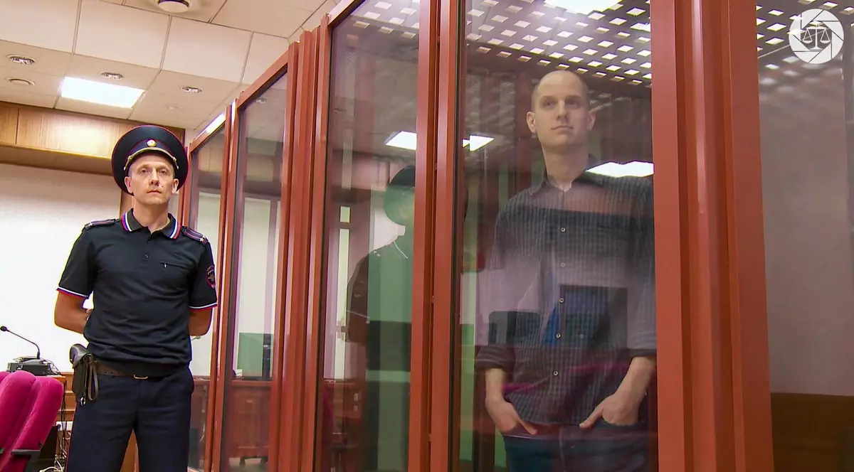 Evan Gershkovich în timpul procesului Foto: Hepta