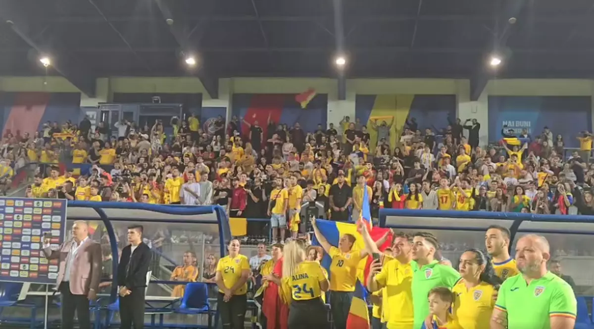 Tricolorii, aşteptaţi de aproximativ de 500 de fani la Mogoşoaia. Suporterii au scandat: „Edi, nu pleca”