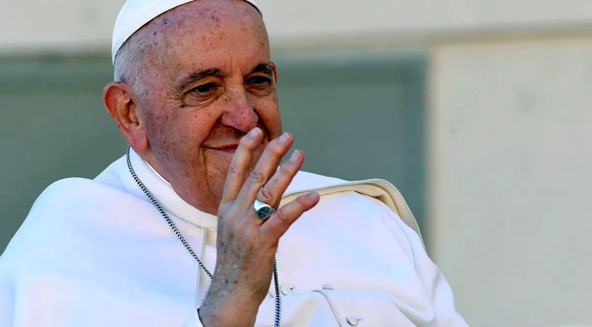 Vaticanul interzice tatuajele şi piercingurile pentru angajaţii de la Bazilica Sfântul Petru