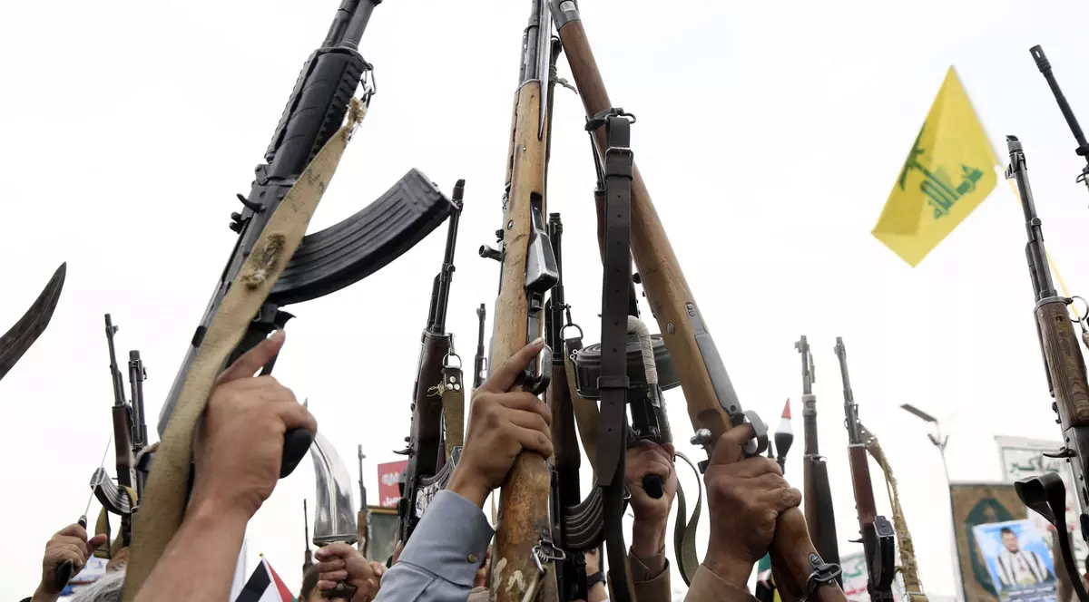 Rebelii houthi din Yemen anunţă că vor continua să atace Israelul. Nu vor exista „linii roşii"