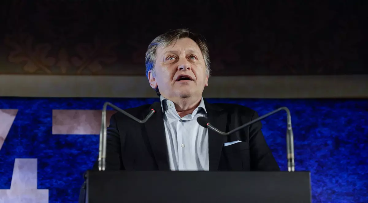 Crin Antonescu critică PNL și pe Nicolae Ciucă: Am spus „bine ar fi să vină generalul”, dar, deocamdată, generalul n-a venit
