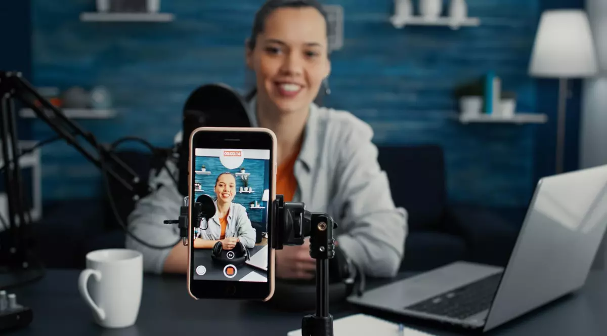 Se cheamă „influenceri” pentru un motiv - reușesc să influențeze tinerii inclusiv în ceea ce privește deciziile importante din viață