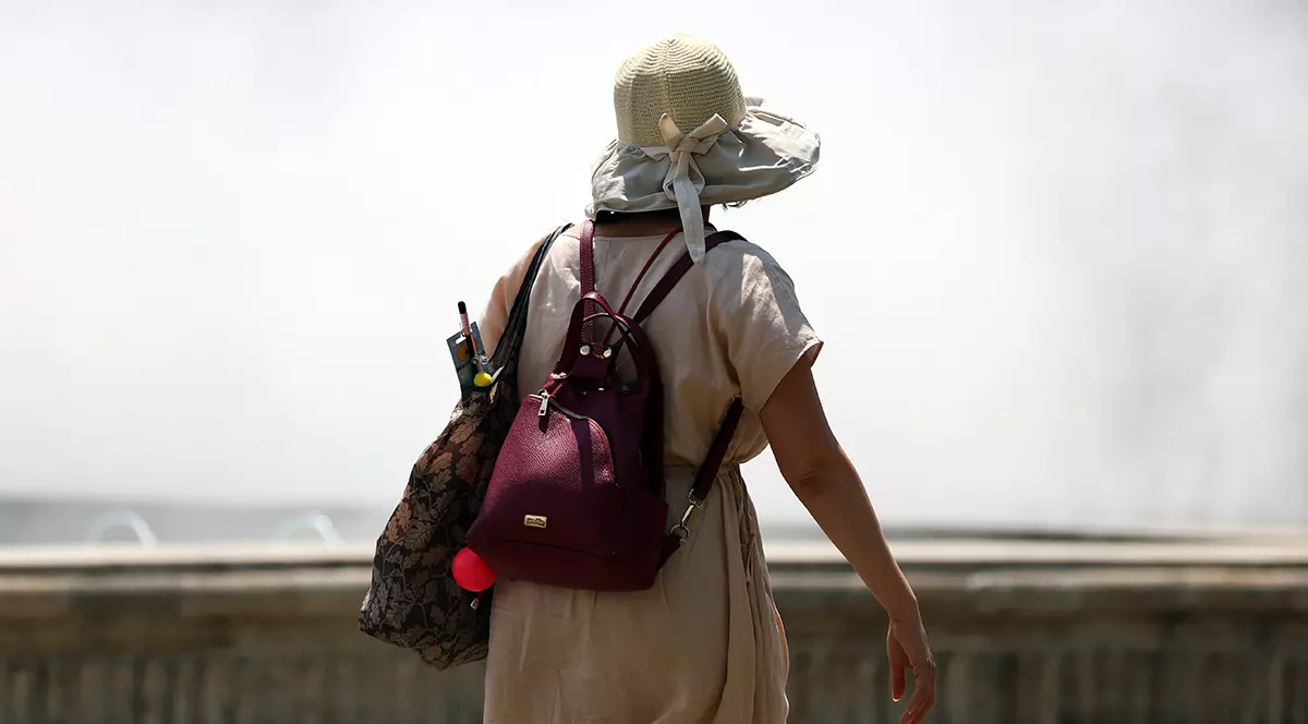 Caniculă astăzi în aproape toată țara. Valul de căldură se restrânge începând de miercuri