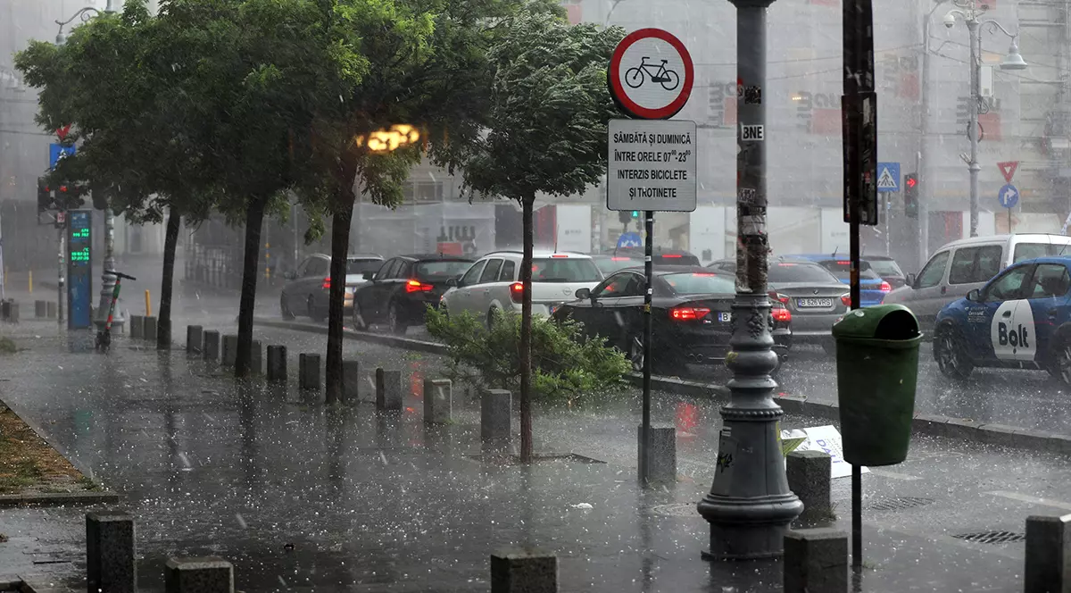 Vreme răcoroasă și furtuni puternice. Șefa ANM, despre ce urmează: „Din nou valori de temperaturi în creștere”