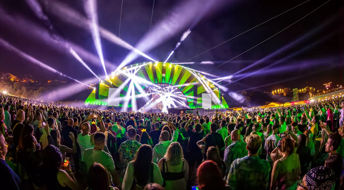 Peste 278.000 de fani s-au bucurat de ediția a șasea a celui mai mare festival de pe o plajă din Europa