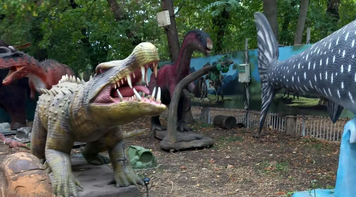 Parcul tematic din curtea Muzeului Geologic Național din București, închis de ANPC. Ce nereguli au fost descoperite