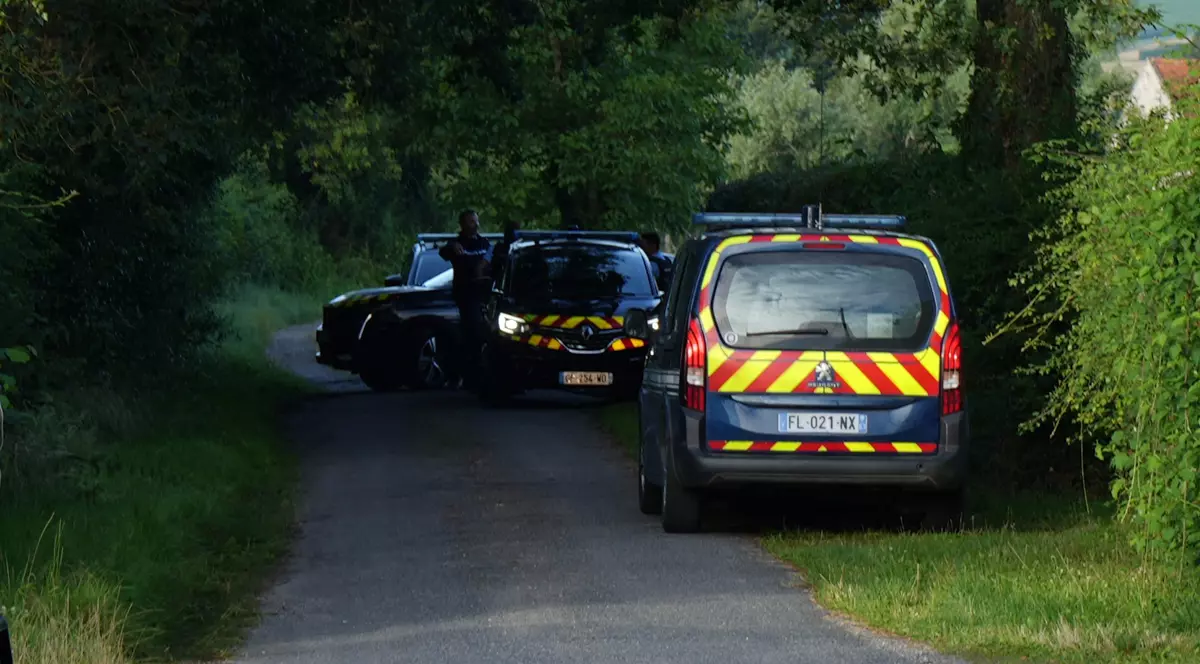 Atac armat la o petrecere dintr-un sat din Franţa: un bărbat a împușcat trei oameni, apoi s-a sinucis