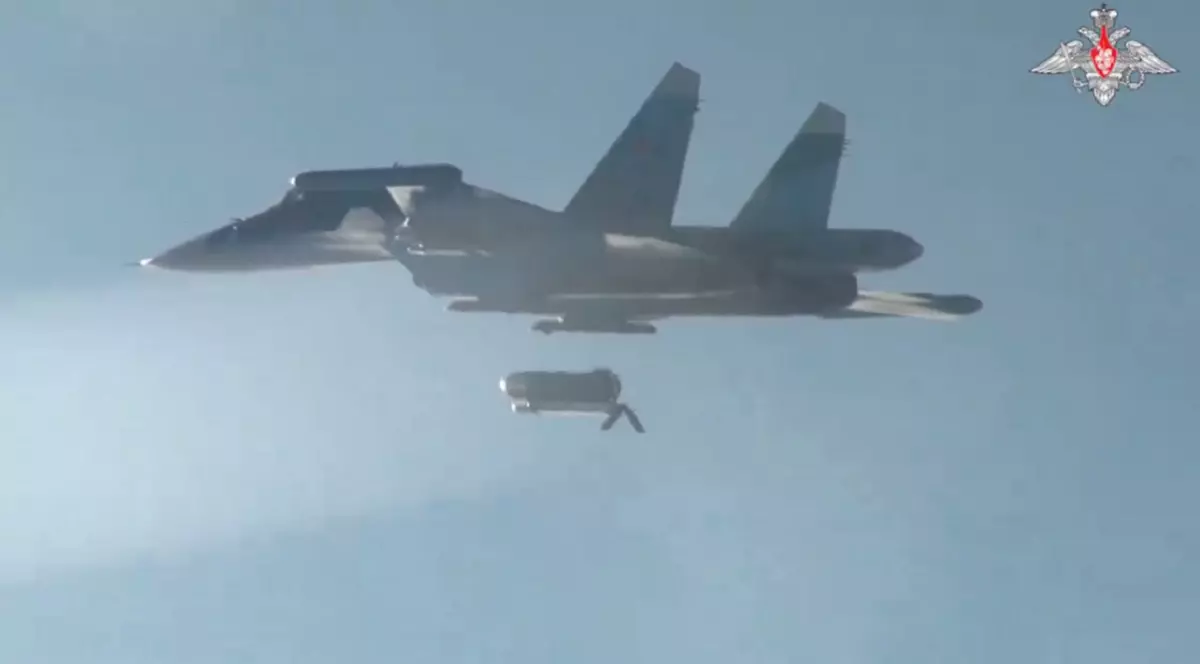 Rusia a publicat prima oară imagini cu cea mai mare bombă glisantă din lume, pe care o folosește în războiul din Ucraina: „Mai ieftin și mai rapid”