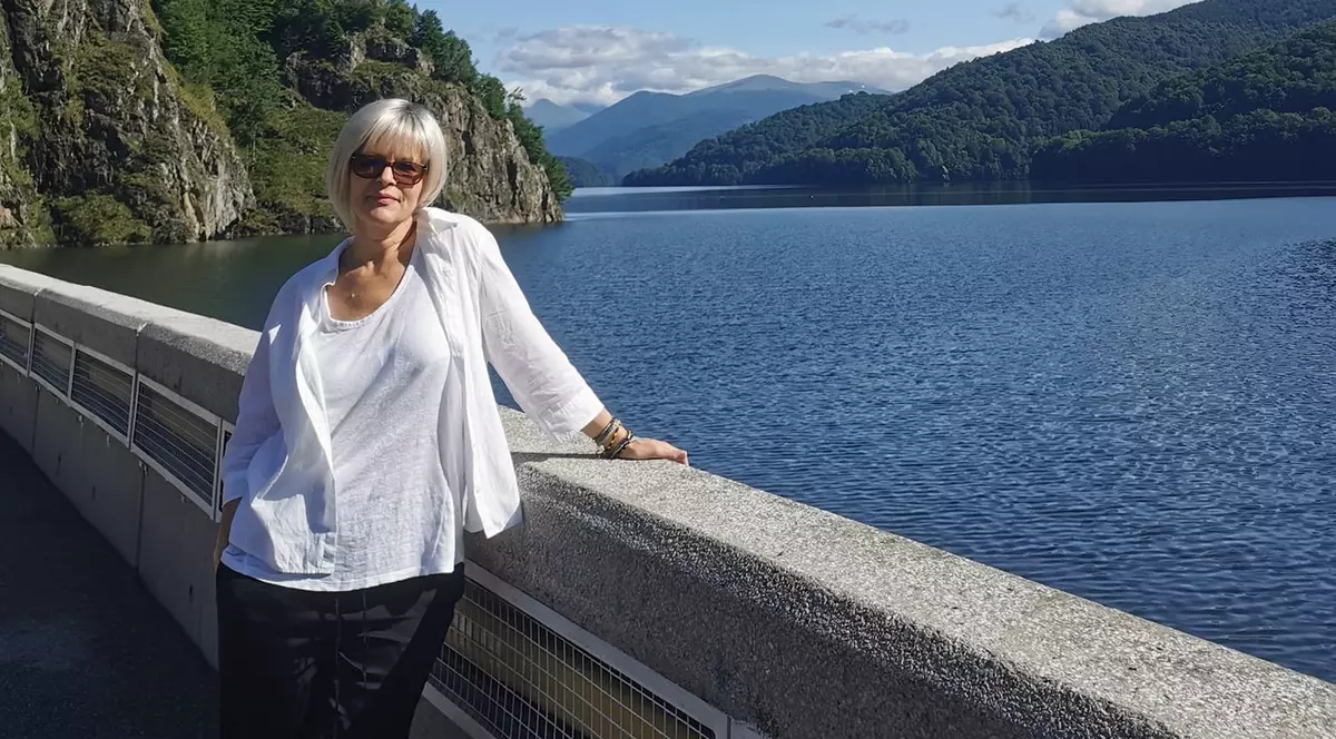 Detalii neștiute din viața Sandei Ladoși. „Eu nu am gândit muzica niciodată ca pe o carieră. Eram cumva vedetă locală”