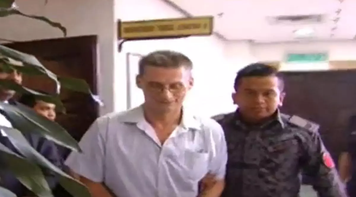 Daniel Ionel Țurcan, românul condamnat definitiv la moarte de Malaezia în 2018 pentru trafic de droguri, a scăpat de pedeapsa capitală, aceasta fiind înlocuită cu închisoarea pentru 30 de ani, au declarat azi, 21 august, surse judiciare pentru Libertatea.