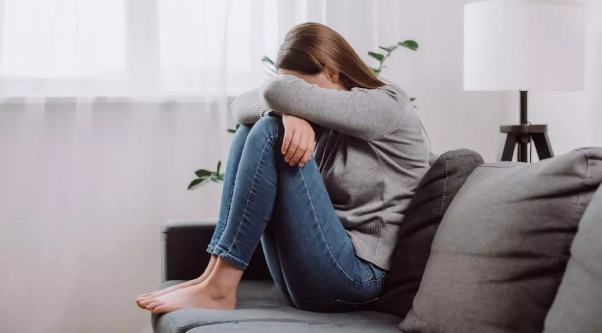 De ce apar durerile de cap după ce plângi