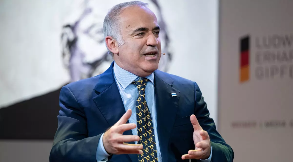 Fostul campion mondial de șah Garry Kasparov, opozant al Kremlinului, a cumpărat o pagina de reclamă în tabloidul german Bild: „Trimiteți Ucrainei armele de care are nevoie”