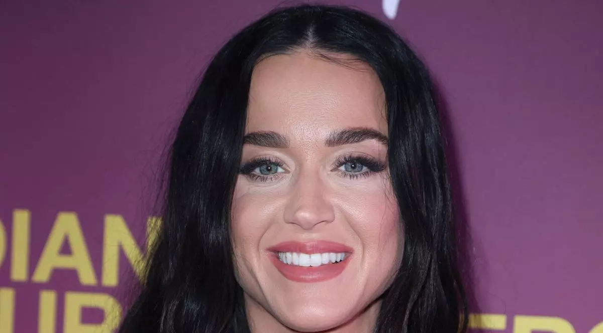 Investigații pe o insulă spaniolă pentru posibile daune aduse dunelor după filmarea unui videoclip al lui Katy Perry