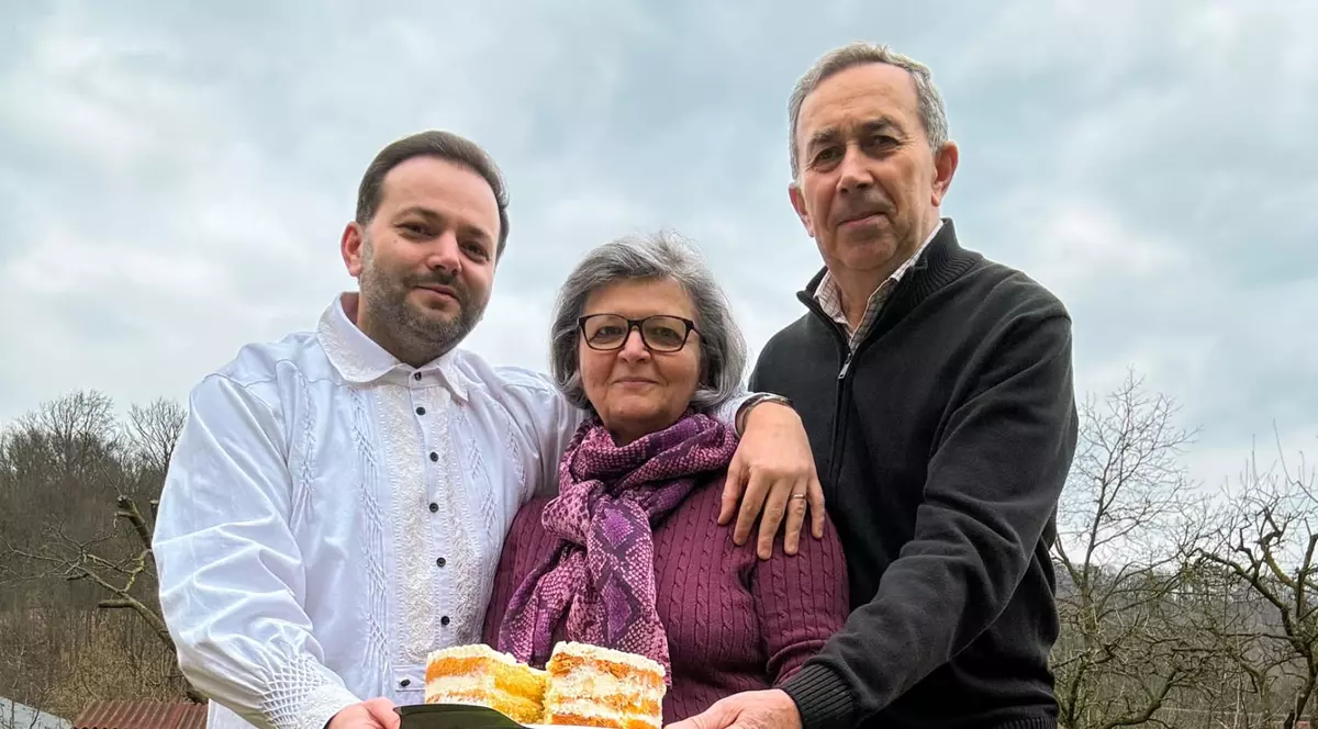 Mihai Morar le-a cumpărat mașină părinților lui