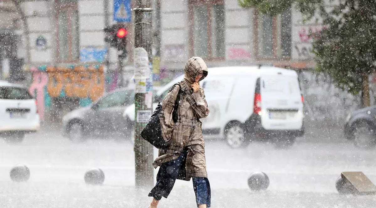 ANM anunță vreme instabilă în toată țara până luni. Cum va fi în București
