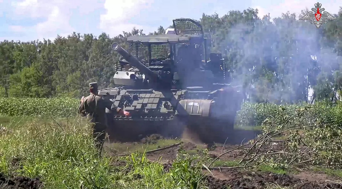 Război în Ucraina, ziua 900 | Armata rusă își continuă ofensiva din Donețk, în timp ce Belarusul transferă tancuri la granița cu Ucraina