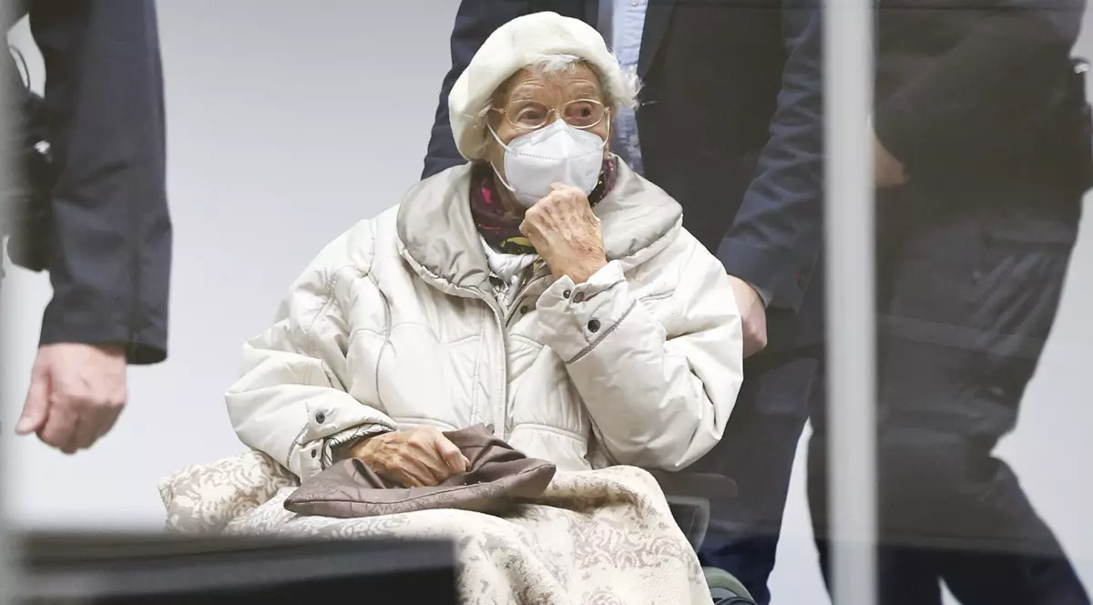Irmgard Furchner, în vârstă de 99 de ani, fostă secretară a unui lagăr german de concentrare, condamnată pentru complicitate la crimă în peste 10.500 de cazuri