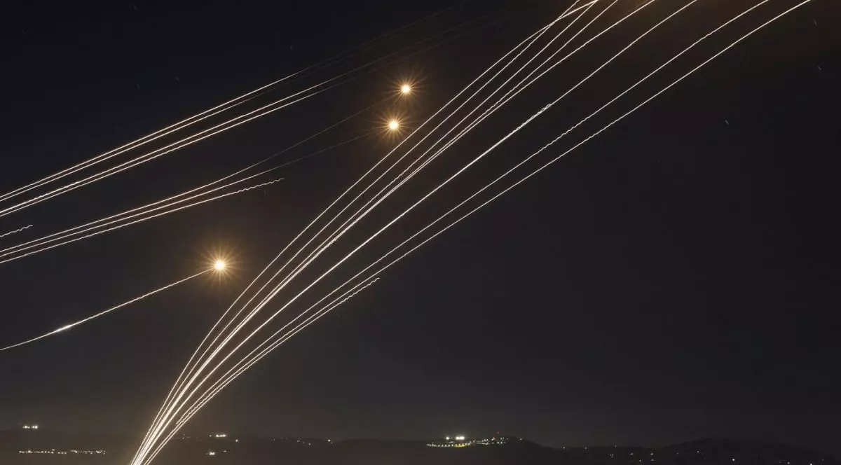 Hezbollah anunță că a lansat „zeci de rachete” asupra nordului Israelului. Iron Dome a interceptat numeroase ținte