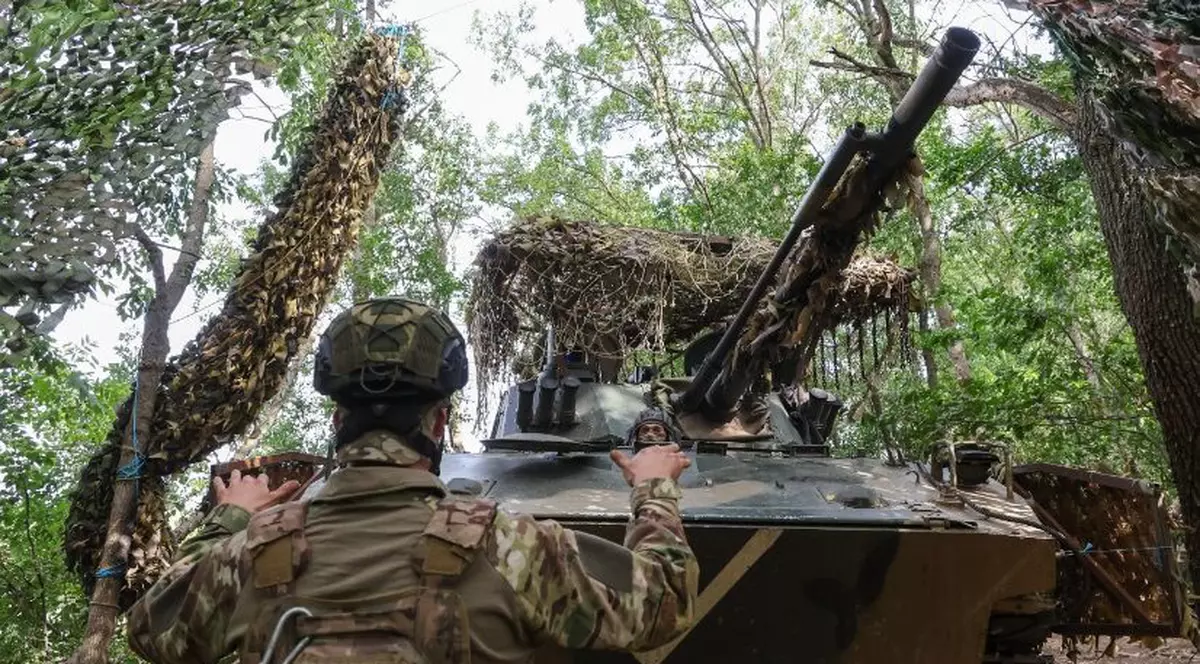 Rușii primesc în masă SMS-uri cu îndemnul să plece la război în Ucraina. Cine semnează un contract cu armata primește 8.000 de euro