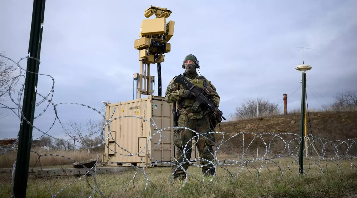 Soldat german la baza aeriană „Mihail Kogălniceanu” Foto: Profimedia