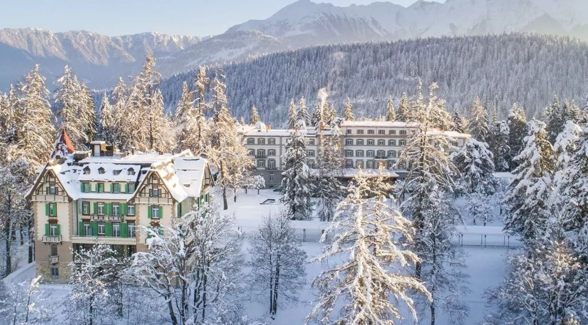 Noi detalii despre hotelul de lux cumpărat de „frații Dedeman” în Alpii elvețieni. Cât trebuie să investească