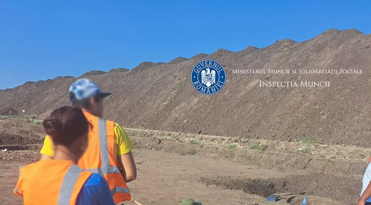 Aproape 200 de muncitori fără contract de muncă, găsiţi pe şantierul Autostrăzii A7