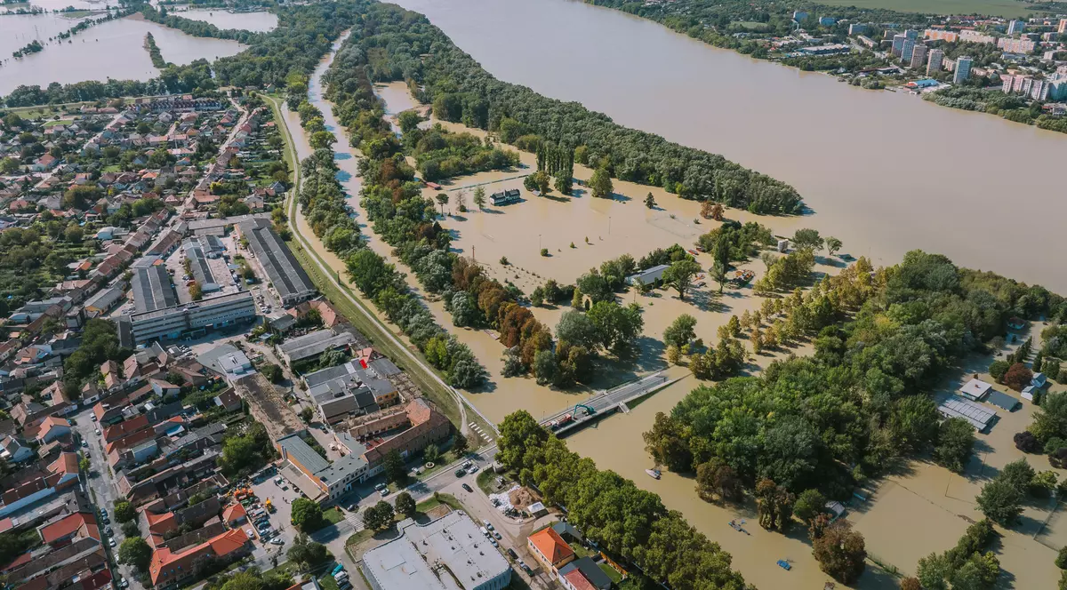 Dunărea a inundat un întreg oraș aflat la 25 km de Budapesta. Viitura ajunge în România săptămâna viitoare