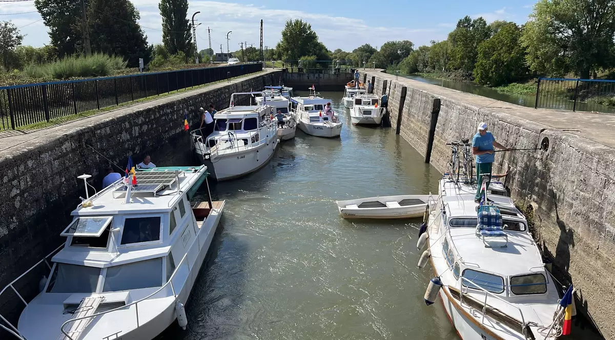 Bărci din Serbia au trecut vama pe Canalul Bega și au ajuns la Timișoara, ca să reînvie o tradiție veche de 155 de ani