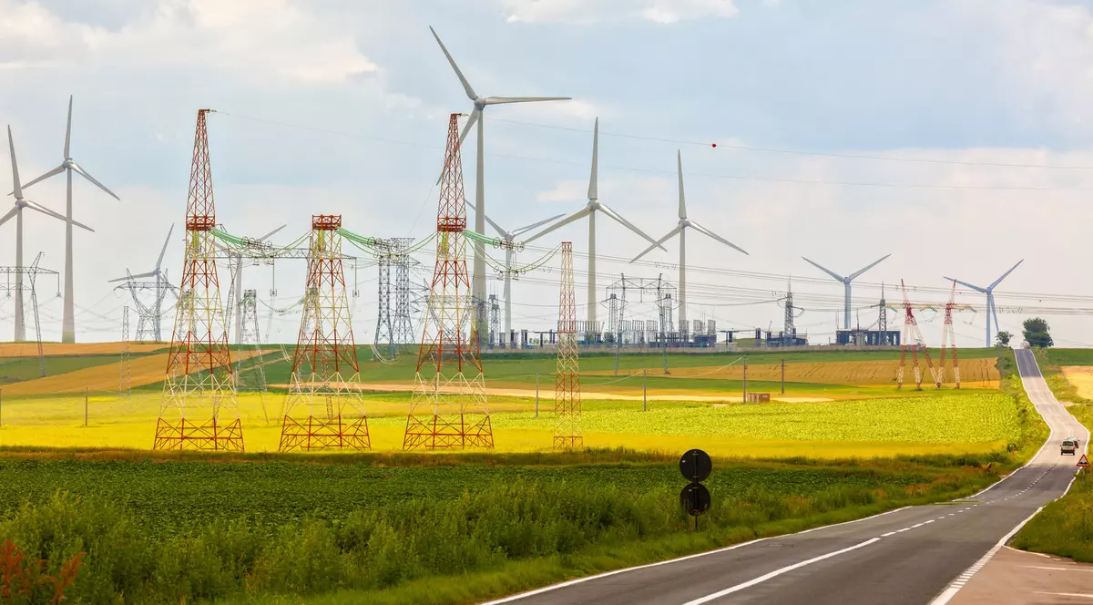 Paradoxul energetic românesc: vara cumpărăm energie la prețuri foarte mari, iarna exportăm la valori de trei ori mai mici. Care sunt cauzele