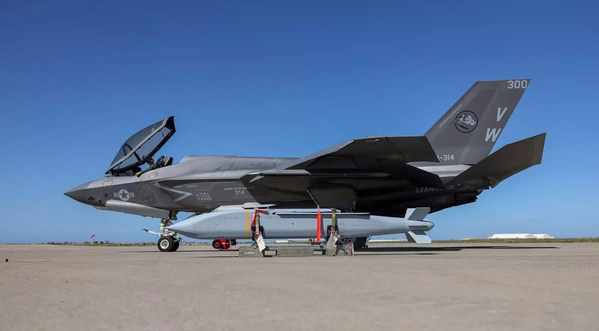 Ucraina primește o nouă armă din Statele Unite, o bombă planoare ghidată de tip JSOW: „Vom folosi acest ajutor în cel mai transparent mod”