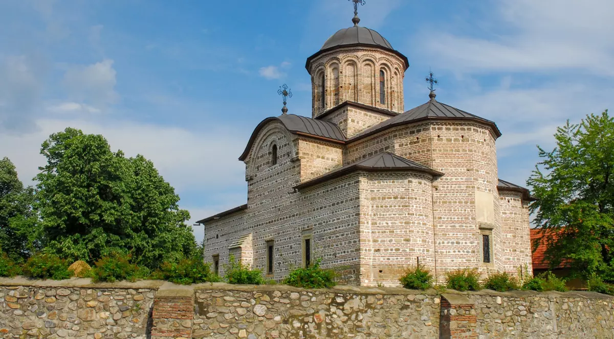 Cine a fost Basarab I, domnitor al Ţării Româneşti - Imagine cu Biserica Domnească din Curtea de Argeş, ctitorie a lui Basarab I