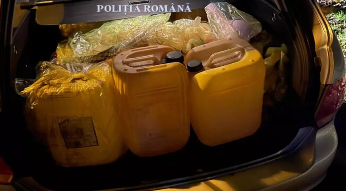 Trei șoferi de mașini de salubrizare din Timișoara, reținuți după ce au furat zeci de tone de combustibil din stocurile firmei