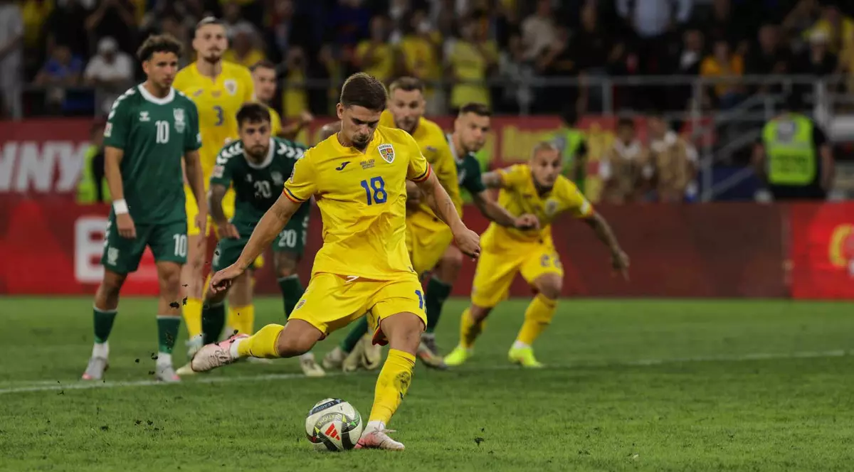 România a învins Lituania cu 3-1, în Liga Națiunilor. În imagine, golul marcat din penalty pe final de meci de Răzvan Marin. Foto: Vlad Chirea / Libertatea