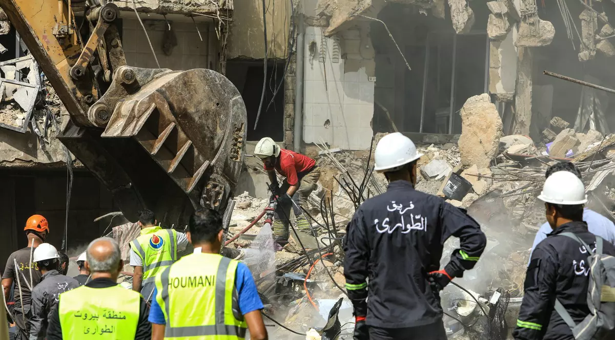 Două clădiri au fost distruse în atacul aerian petrecut vineri la Beirut Foto: Profimedia