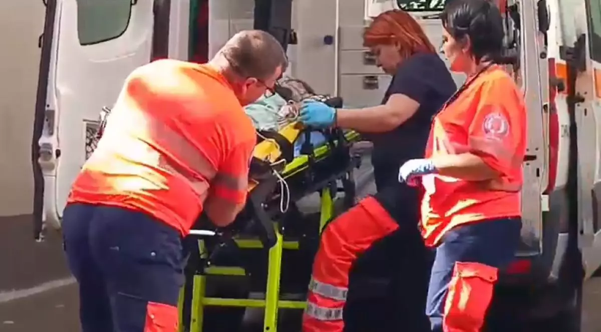 Numărul de copii şi tineri mutilaţi după ce îşi fac selfie-uri pe trenuri, în creştere. Medic: "Pielea e pur şi simplu carbonizată"