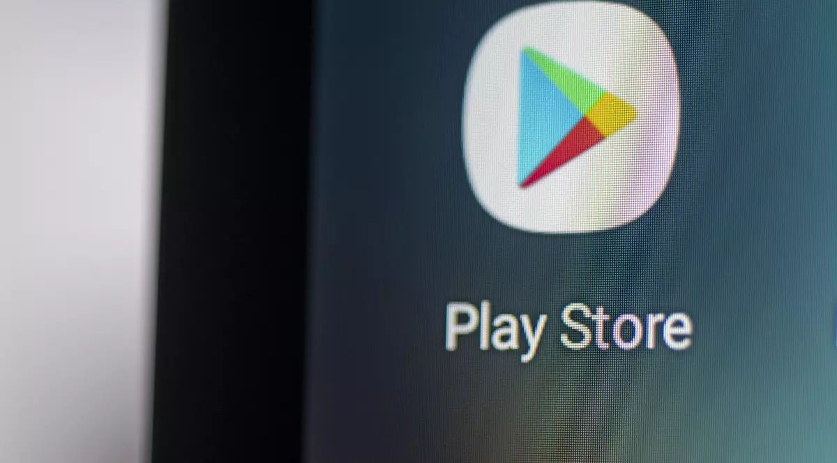 Play Store permite acum utilizatorilor descărcarea simultană a mai multor aplicații