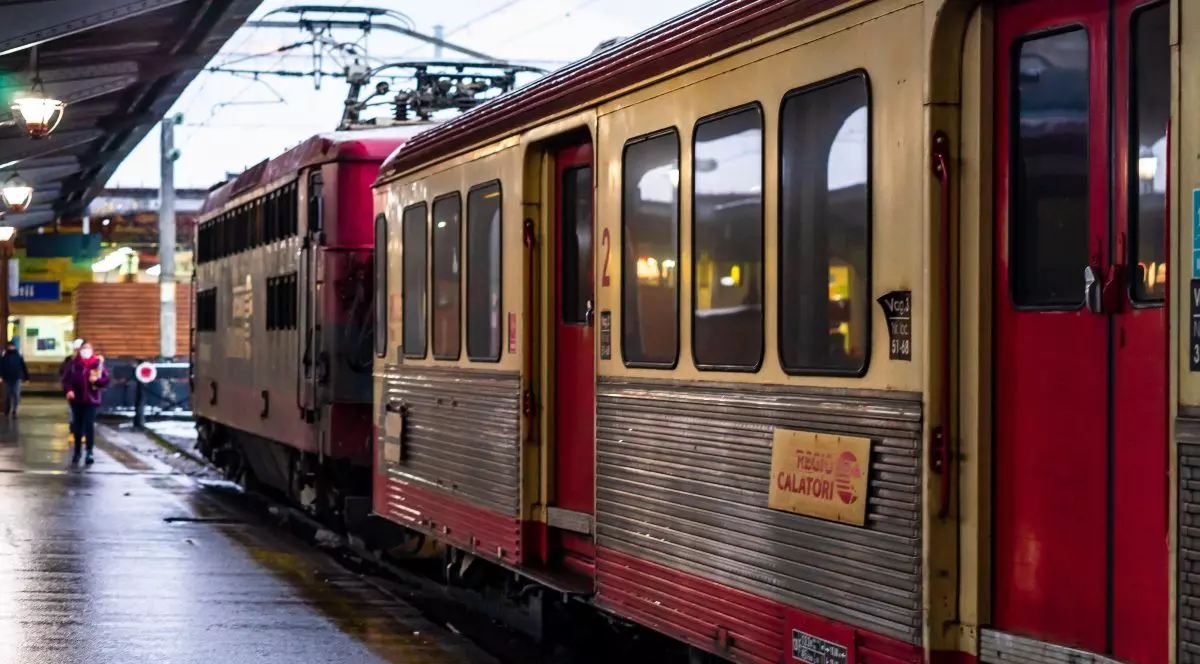 Studenții beneficiază de facilitățile pentru transportul feroviar pe baza legitimației vizate pe anul universitar trecut până pe 30 noiembrie