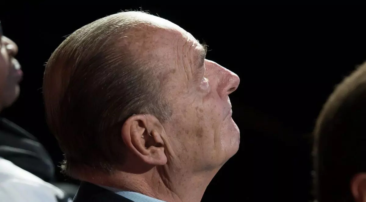 Cum au alimentat banii negri din Africa puterea liderilor politici din Franța. Trei evenimente controversate relatate de mâna dreaptă a lui Jacques Chirac