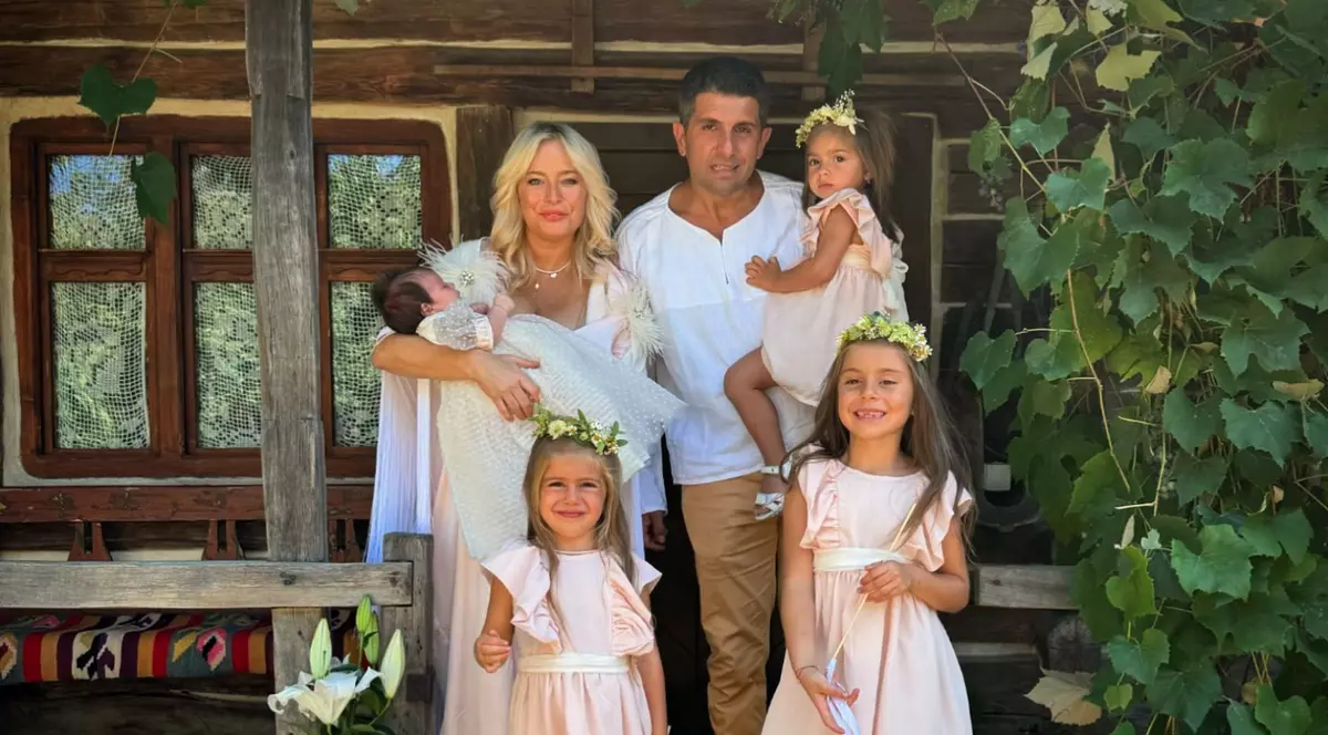 Imagini de la botezul celei de-a patra fetițe a Laurei Cosoi. Evenimentul a avut loc în Maramureș, iar invitații au servit mâncare gătită la ceaun