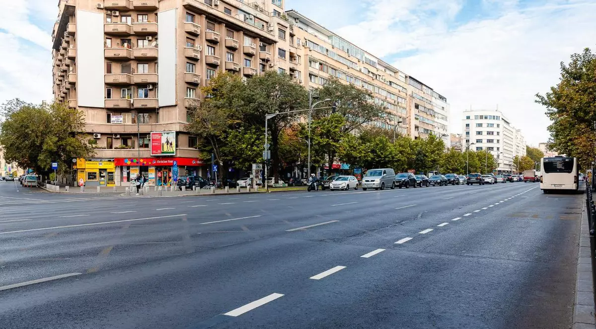 O nouă bandă unică pentru autobuze pe Bulevardul Magheru din București. Nicușor Dan: „Se vor monta și separatoare de sens”