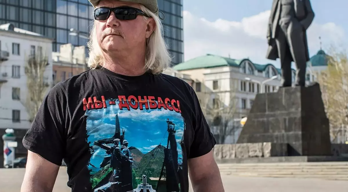 Russell Bentley (în imagine), un comunist declarat, a fost ucis de soldații pe care i-a apărat în reportajele sale de propagandă Foto: Profimedia