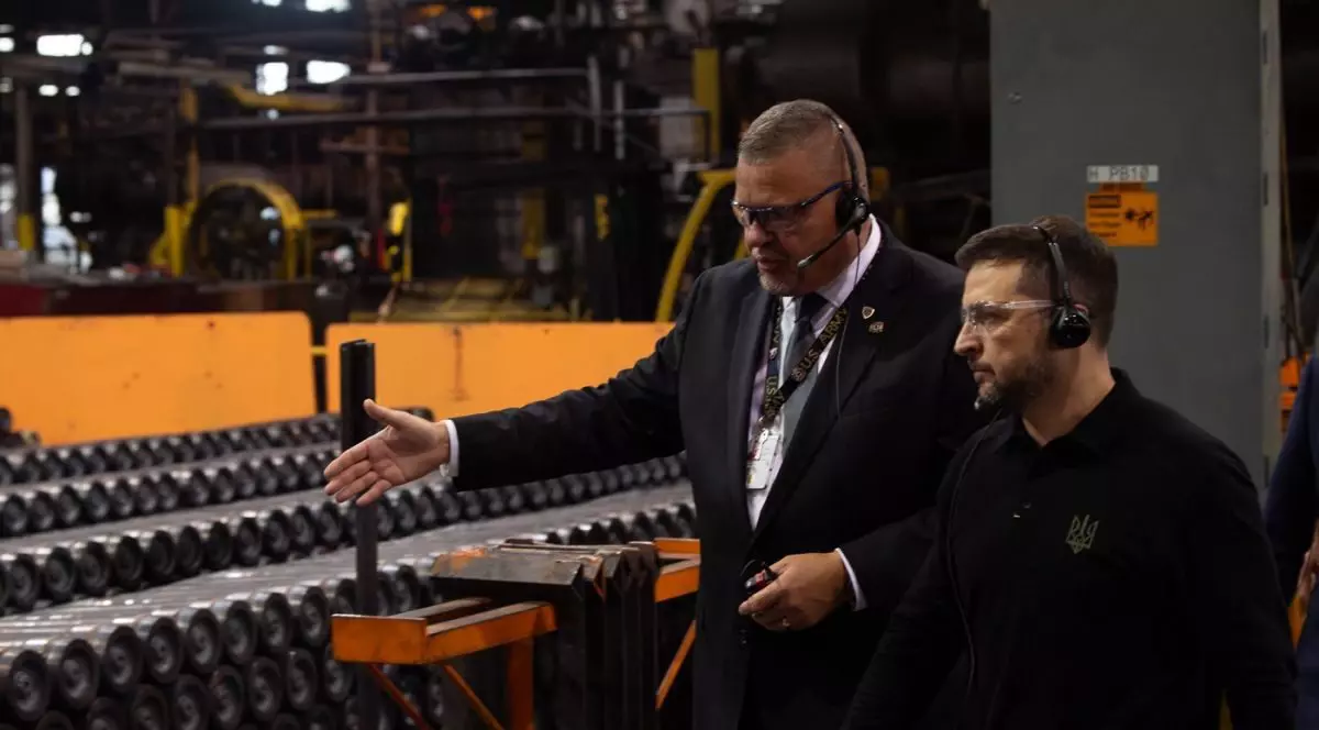 Război în Ucraina, ziua 943 | Bombardament asupra unui bloc din Zaporojie. Zelenski a vizitat o fabrică de muniție din SUA