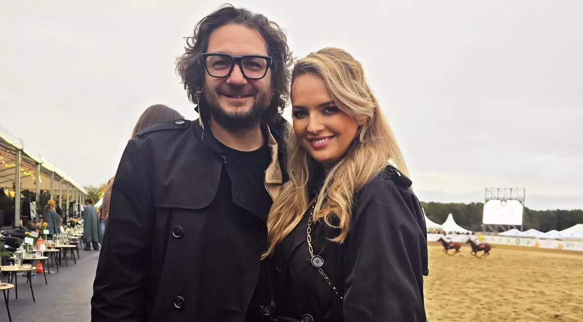 Ce face Mia, fata cea mică a lui Florin Dumitrescu, atunci când tatăl ei este oprit de fani pe stradă