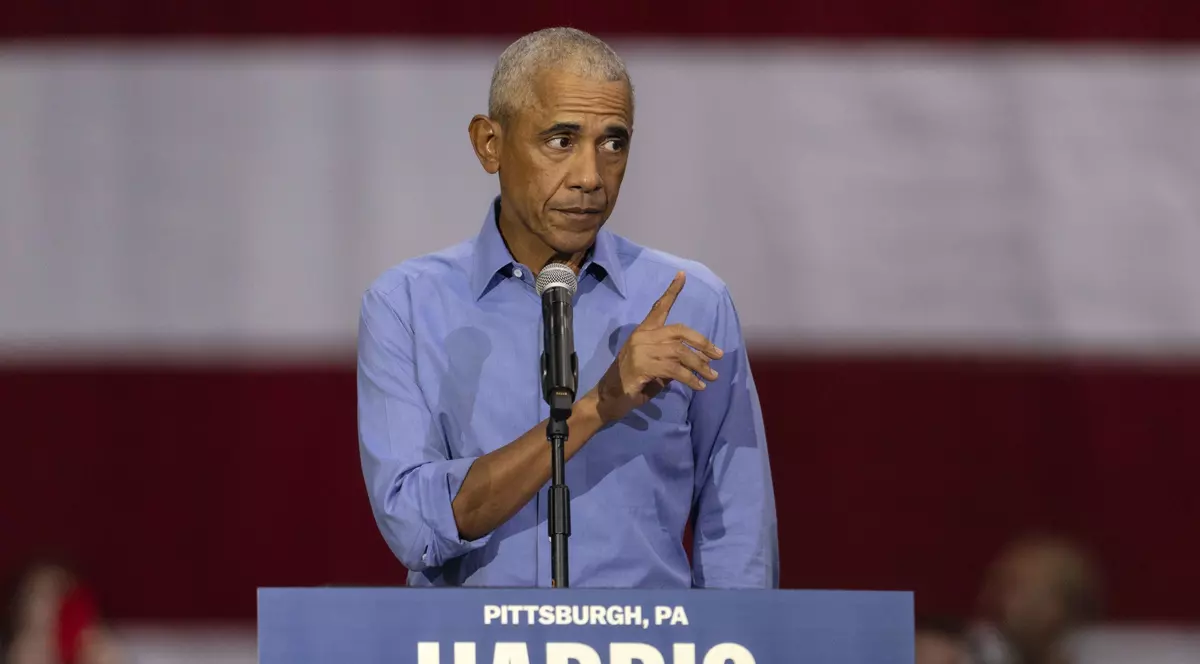 Barack Obama sugerează că Donald Trump poartă scutece pentru adulți: „Vinde încălțăminte sport și Biblii”| VIDEO