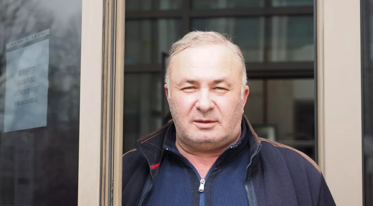 Eugen Holban, falsul procuror care cerea sute de mii de euro inculpaților VIP, „mizează” pe cartea internărilor la psihiatrie pentru a scăpa de pușcărie