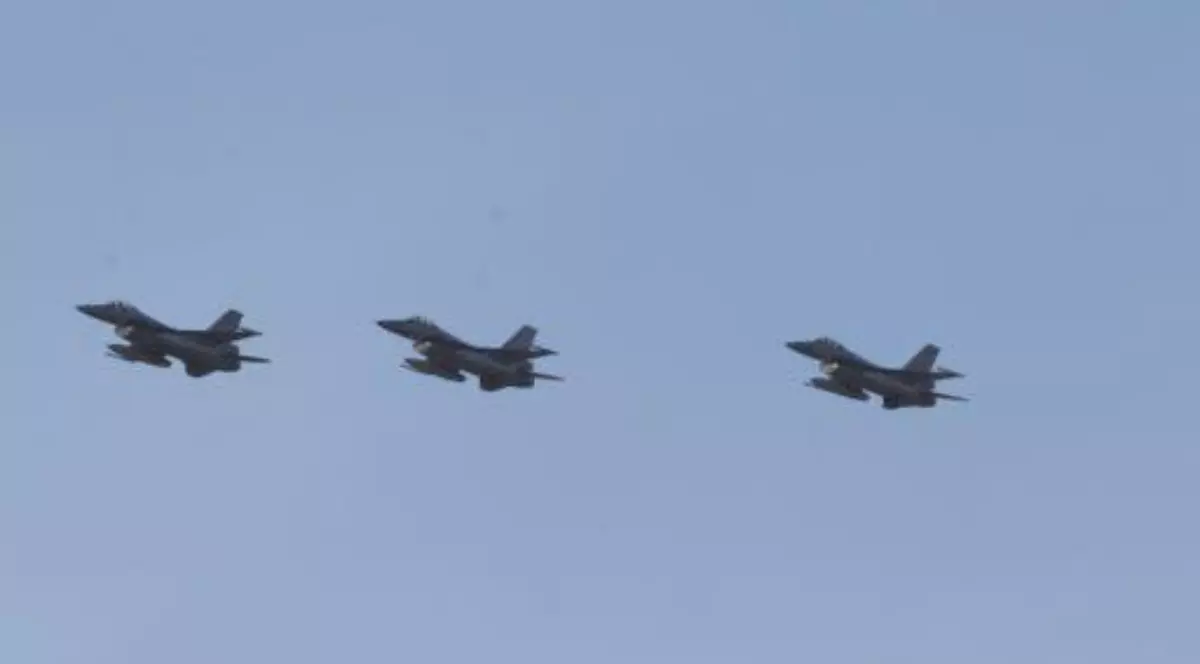 Trei aeronave F-16 Fighting Falcon, cumpărate de la Norvegia, au sosit la Câmpia Turzii